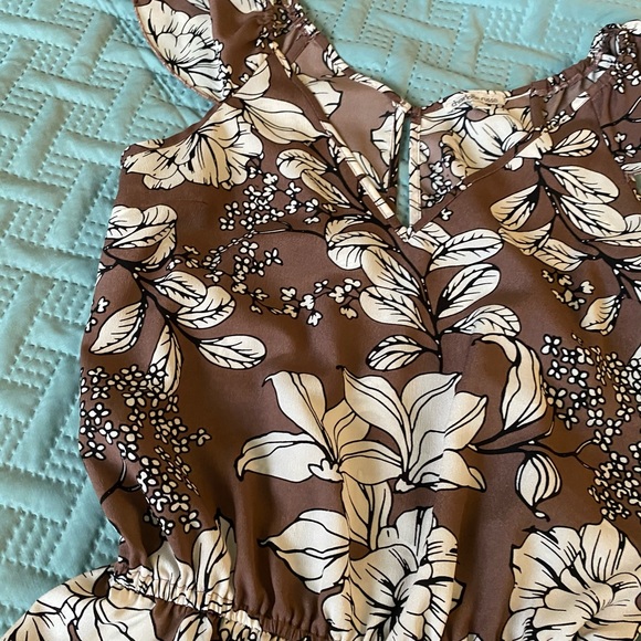 Floral Romper - Picture 2 of 4